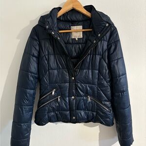 Zara Women's Navy Puffer Jacket